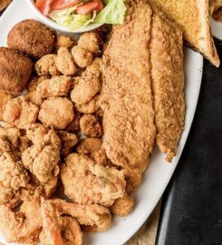 Wyanks Clubhouse Restaurant and Sports Bar